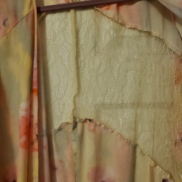 Melissa McCarthy pink and Lace kimono - Picture 3 of 4